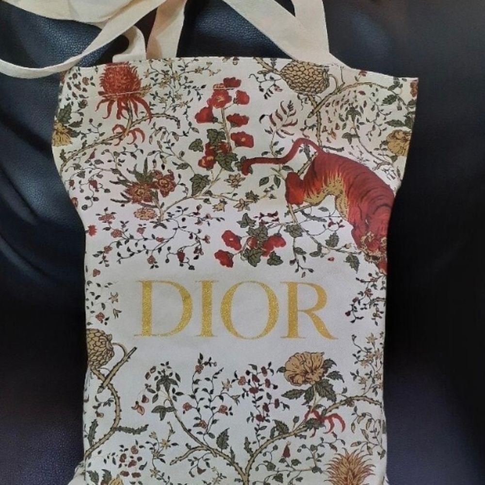 Christian Dior Tiger Pattern 2023 Model Tote Bag Novelty 13in x 14in